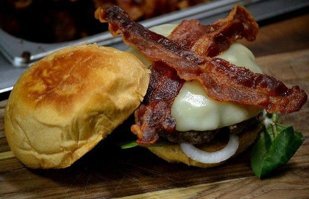Avenue Pub signature dishes Pub Burger, Thai Nachos, Peanut Butter & Jelly Wings, Fish and Chips